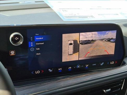New 2026 Chevrolet Suburban Z71 AWD/4WD image 10