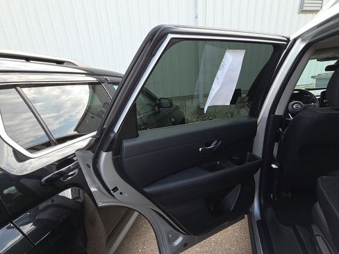 Used 2022 Nissan Pathfinder SV image 12