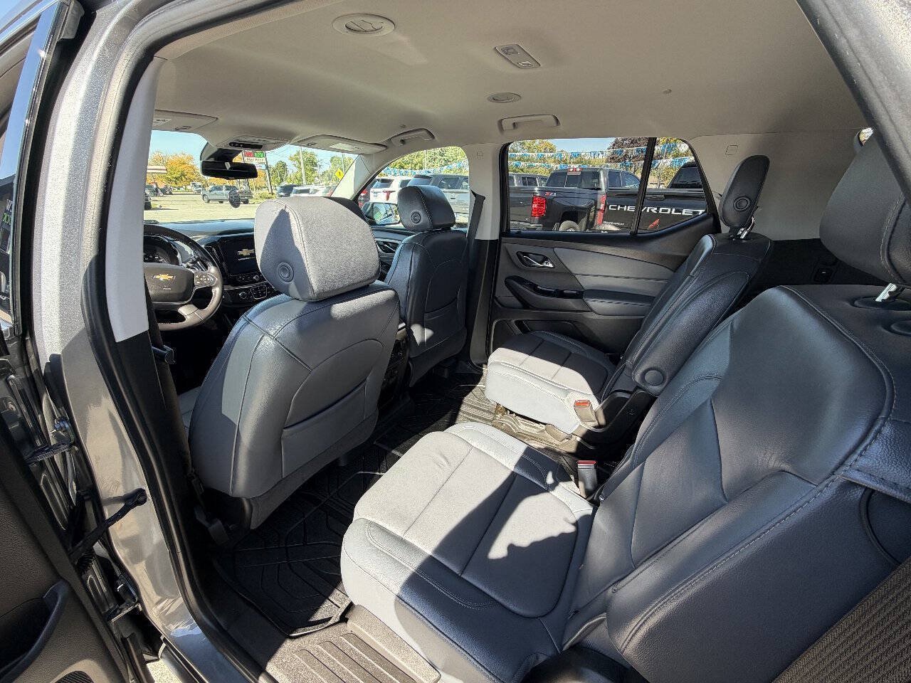Used 2018 Chevrolet Traverse LT w/ LPO, Floor Liner Package AWD/4WD image 10