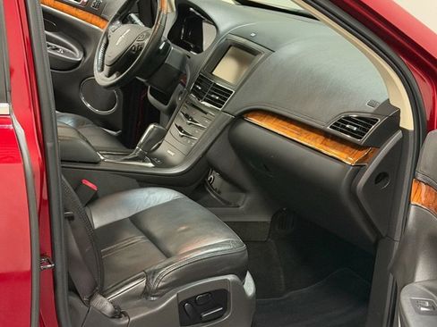 Used 2013 Lincoln MKT AWD image 12
