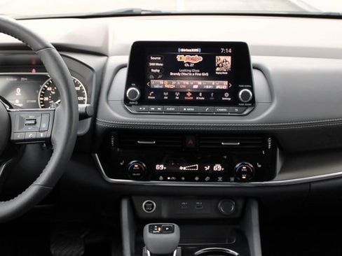 Certified 2022 Nissan Rogue SV w/ SV Premium Package image 28