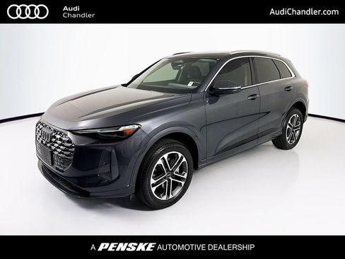 Used 2025 Audi Q5 Premium Plus w/ Premium Plus AWD/4WD image 1