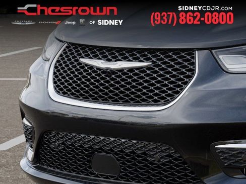 New 2026 Chrysler Pacifica Select image 11