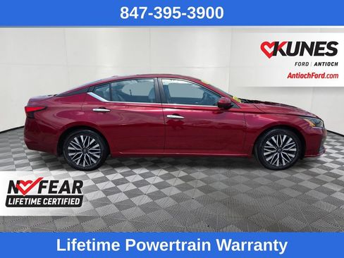 Used 2024 Nissan Altima 2.5 SV w/ SV Premium Package FWD image 8