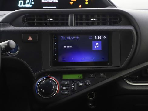 Used 2014 Toyota Prius C Three image 15