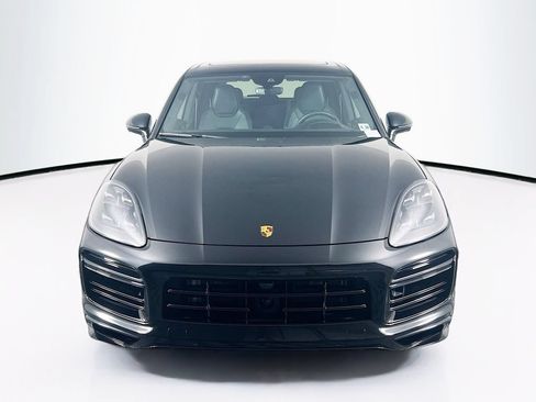 Certified 2023 Porsche Cayenne Turbo S AWD/4WD image 6