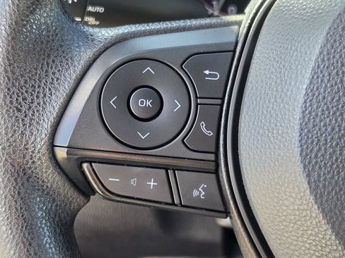 Used 2025 Toyota RAV4 XLE FWD image 24