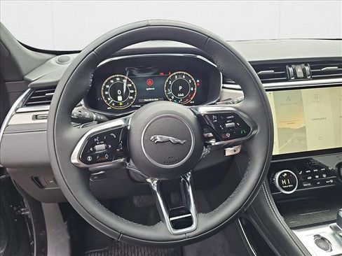 New 2026 Jaguar F-PACE R-Dynamic S image 15