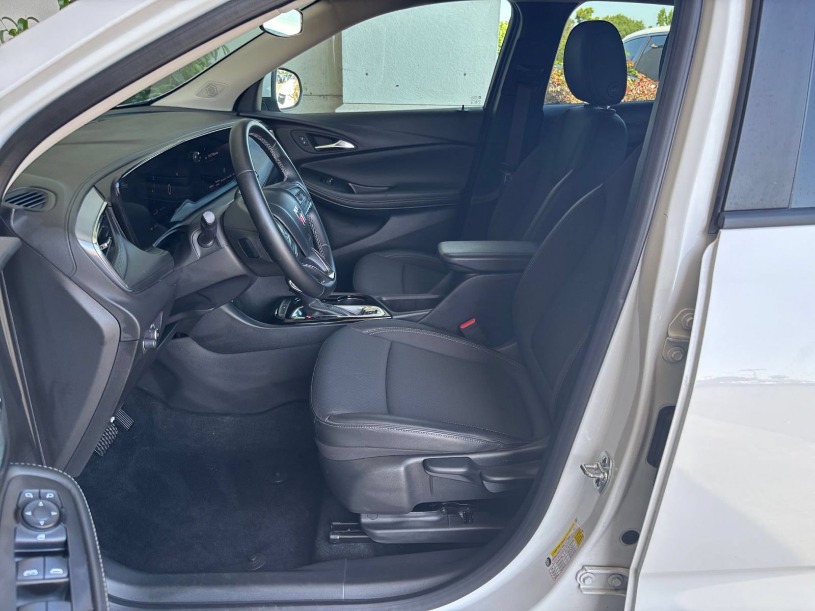 Used 2025 Buick Encore GX Preferred FWD image 27