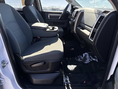 Used 2019 RAM 1500 Classic SLT image 17