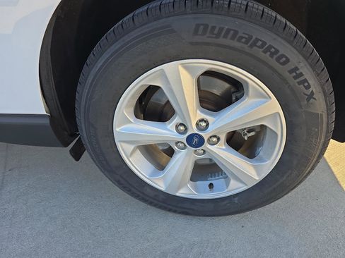 Used 2021 Ford Edge SE image 11