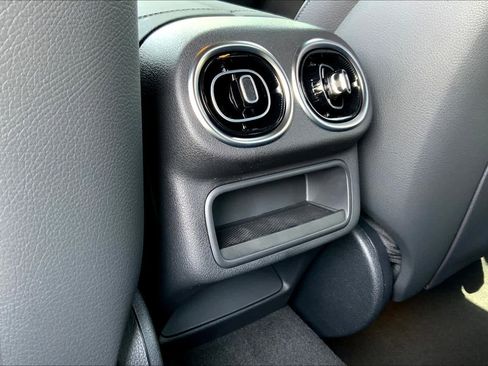 New 2025 Mercedes-Benz GLC 300 image 11