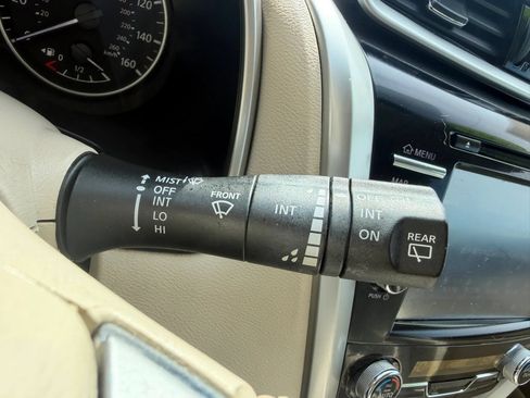 Used 2015 Nissan Murano Platinum w/ Platinum Technology Package FWD image 13