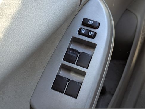 Used 2010 Toyota Corolla LE FWD image 20