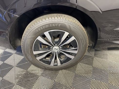 Used 2023 Volvo XC60 B5 Core image 7