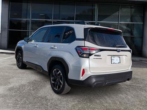 Used 2025 Subaru Forester Limited image 4