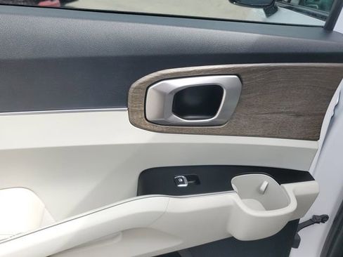 Certified 2023 Kia Sorento EX FWD image 10