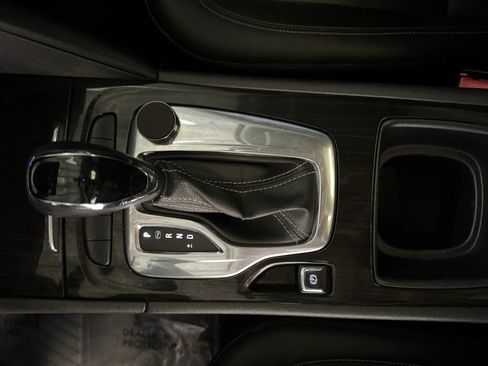 Used 2018 Buick Regal Essence FWD image 18