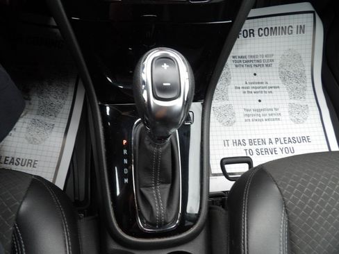 Used 2019 Buick Encore Sport Touring AWD/4WD image 19