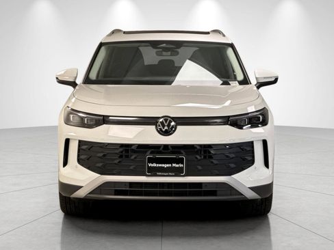 New 2026 Volkswagen Tiguan SE FWD image 8