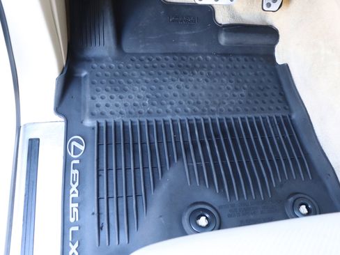 Used 2013 Lexus LX 570 4WD image 85