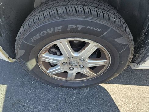 Used 2009 Chrysler Town & Country Touring FWD image 24