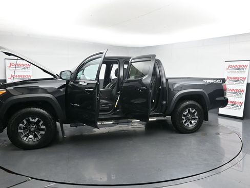 Used 2022 Toyota Tacoma TRD Off-Road w/ TRD Premium Off Road Package image 42