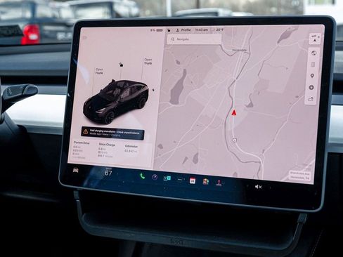 Used 2021 Tesla Model Y Long Range image 17