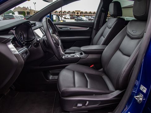 Used 2024 Cadillac XT5 Luxury AWD/4WD image 13