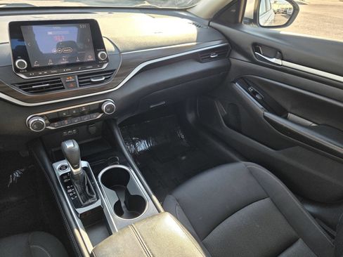 Used 2023 Nissan Altima 2.5 SV image 18