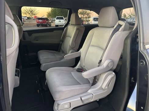 Used 2019 Honda Odyssey LX image 12