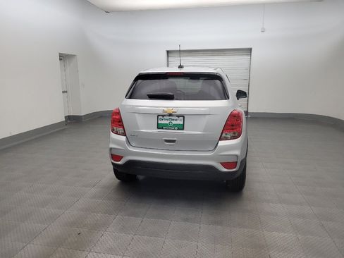 Used 2022 Chevrolet Trax LS w/ Tint and Cruise Package FWD image 7