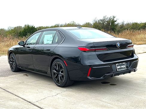 New 2026 BMW 740i RWD image 6