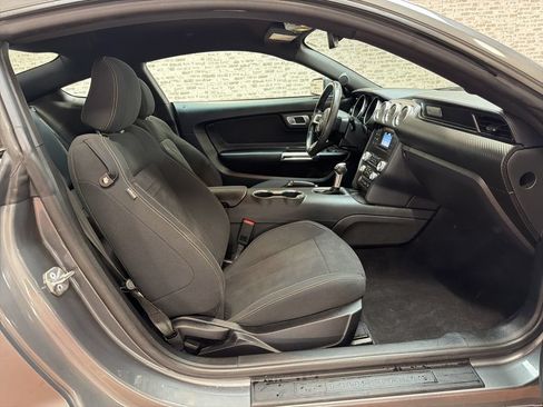 Used 2022 Ford Mustang Coupe RWD image 11
