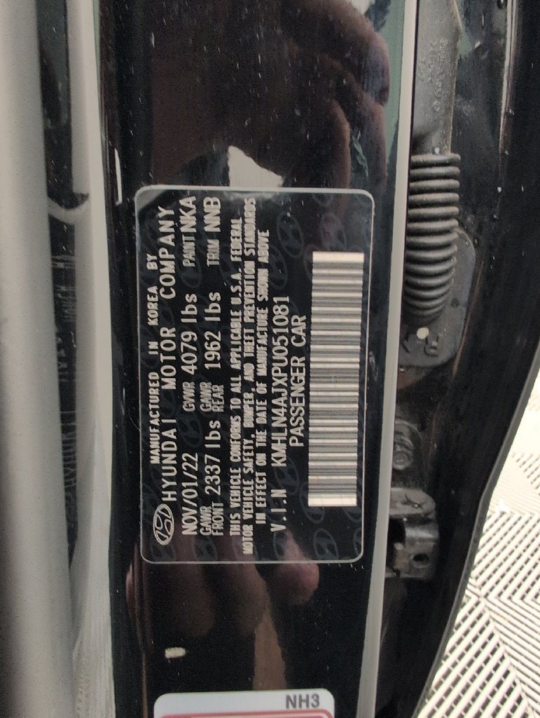 Used 2023 Hyundai Elantra Limited FWD image 42