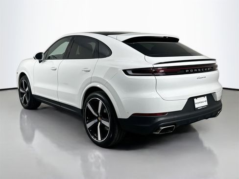 Certified 2025 Porsche Cayenne Coupe image 3
