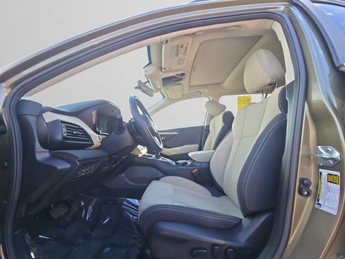 Used 2022 Subaru Outback Premium w/ Popular Package #1 image 11