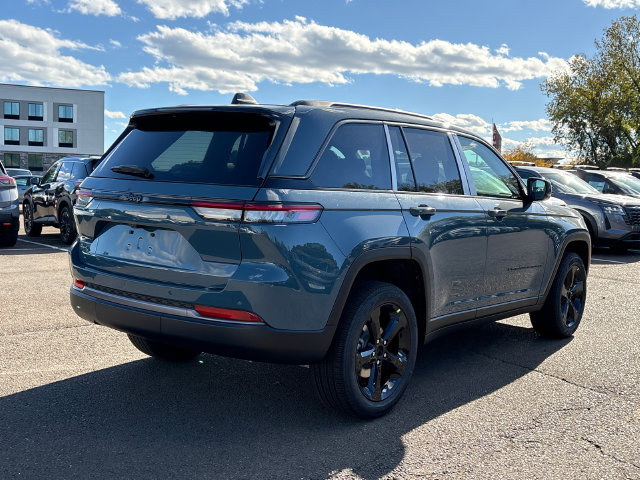 New 2027 Jeep Grand Cherokee Limited AWD/4WD image 2