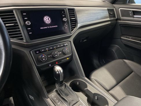 Used 2020 Volkswagen Atlas Cross Sport SE image 12