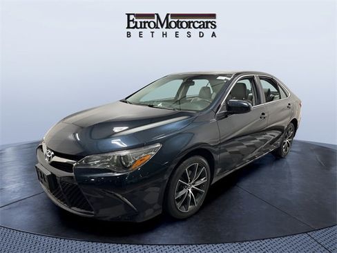 Used 2015 Toyota Camry XSE image 1