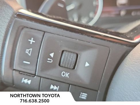 Used 2023 Nissan Rogue SV image 18