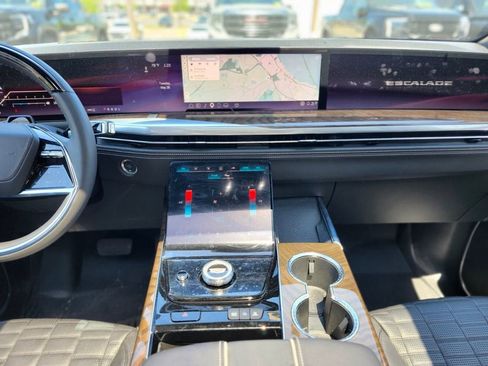 Certified 2026 Cadillac Escalade Platinum Sport w/ LPO, Floor Liner Package AWD/4WD image 12