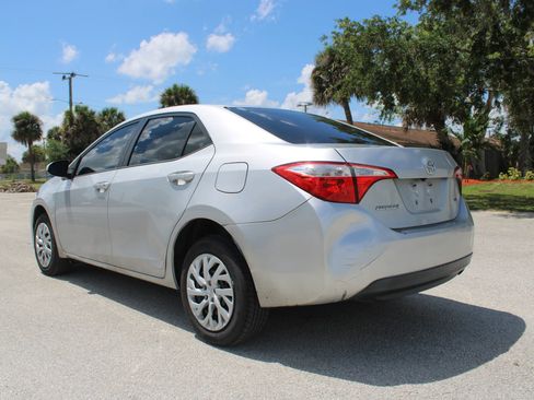 Used 2014 Toyota Corolla LE FWD image 6