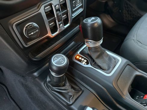 Used 2021 Jeep Wrangler Unlimited Sport image 30