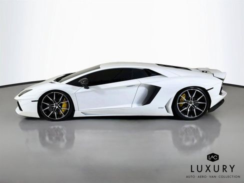 Used 2017 Lamborghini Aventador LP 700-4 AWD/4WD image 9