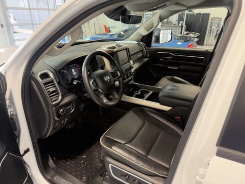 Used 2022 RAM 1500 Laramie AWD/4WD image 9