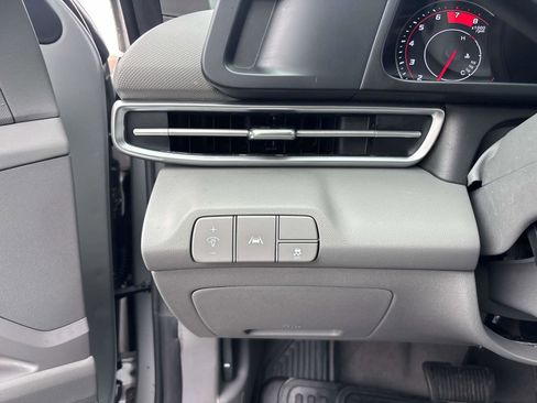 Used 2022 Hyundai Elantra SEL image 16