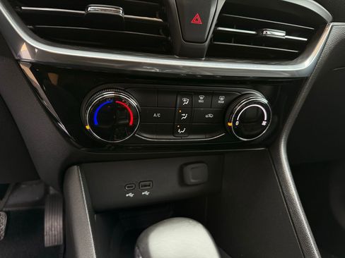 Used 2024 Buick Encore GX Sport Touring image 47