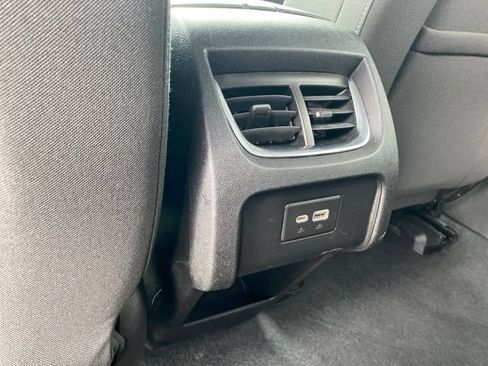 Used 2019 Chevrolet Blazer LT FWD image 19