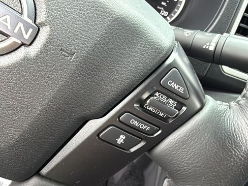 Used 2024 Nissan Frontier SV w/ SV Convenience Package AWD/4WD image 11